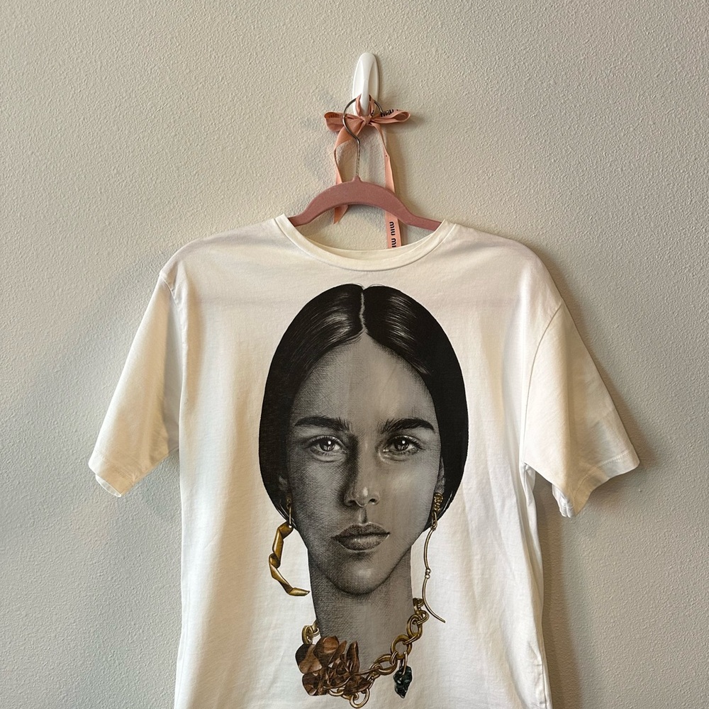Zara White Graphic Tee - Short Sleeve